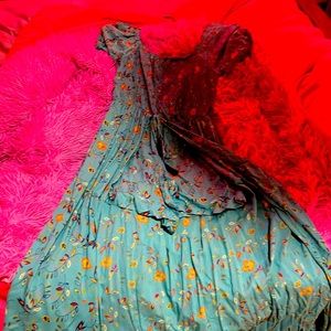 New with tags.. beautiful shorts jumper.. excellent for a dinner dater